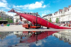 escultura-gigante-movilm-de-dragon