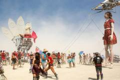 marioneta-gigante-euterpe-para-desfiles