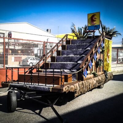 CARROZA-Escalera-para-desfiles