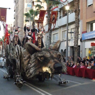 carroza-para-comparsa-lobo carroza-para-comparsa-lobo